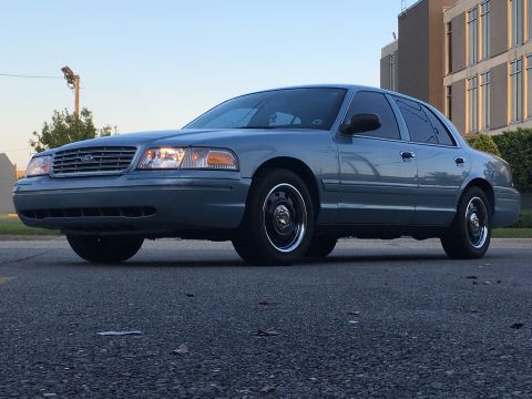 2006 Ford Crown Victoria photo