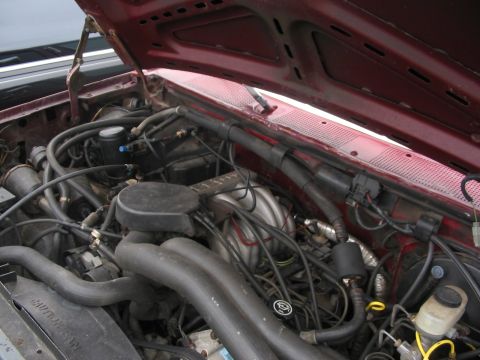 1989 Ford Bronco - Can't wait to start working on stuff in this dull and drab compartment. Problem is... everything works well.