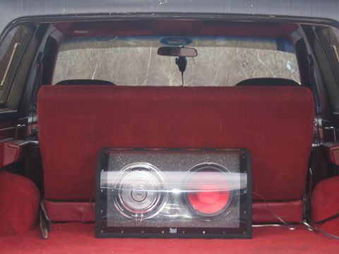 1989 Ford Bronco - Color matched subwoofer