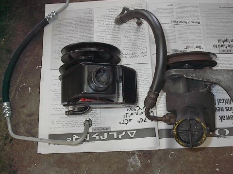 1986 Ford Bronco - rebuilt saginaw on left with 78 bracket POS on right