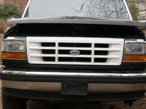 1994 Ford Bronco - couldnt look at the cut up grill anymore, now i just need to hack off the messed up latch so the hood closes right