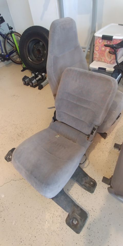 1996 Ford Bronco - 20181015 - Center seat of a set of 40/20/40 seats from a junkyard F250 bought for $90.