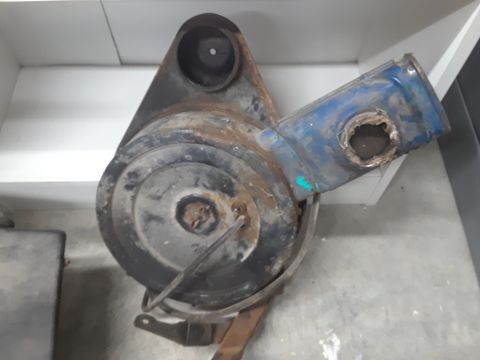 1994 Ford Bronco - This appears to be a used engine part, not a 1994 Ford Bronco.