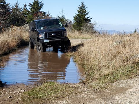 2010 Ford E250 photo