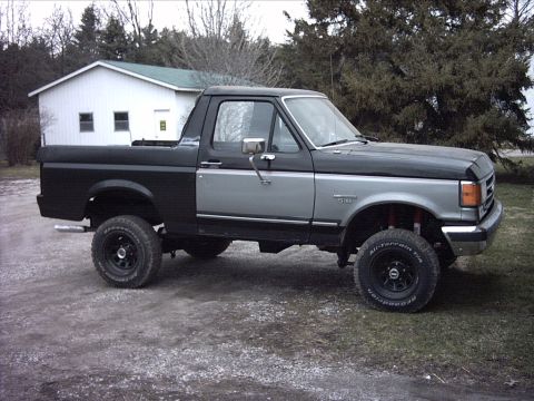 1989 Ford Bronco - Body work begins. New passenger quarter installed