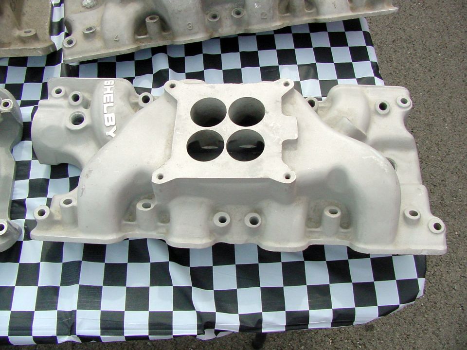 Shelby intake manifold with four carburetor openings