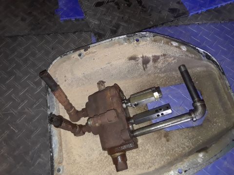 1994 Ford Bronco - Hydro valve