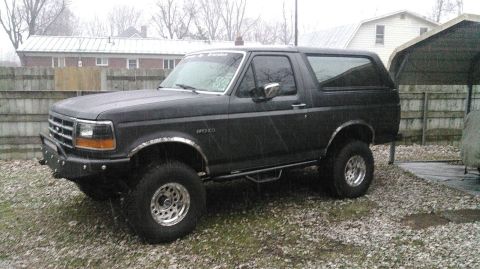 1992 Ford Bronco photo