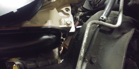 1996 Ford Bronco - 20191219 - Pretty tight fit between the engine and crossmember