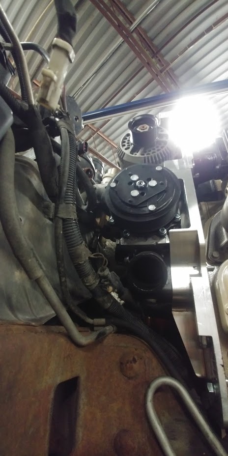 1996 Ford Bronco - 20191219 - Pretty tight fit between the AC and alternator and the passenger side, but it fit very well.