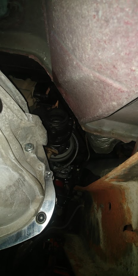 1996 Ford Bronco - 20191219 - Everything fit well, even with the rear/bottom dump exhaust manifold... except the outlet is 3 inches and there isn't 3 inches o…