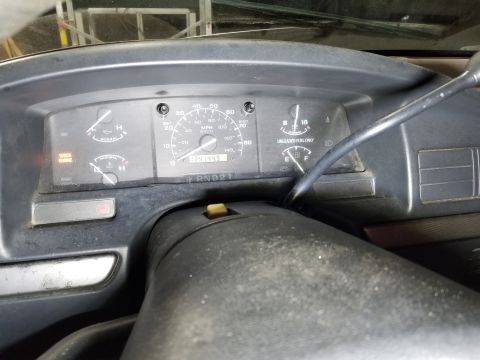 1993 Ford F-250 - The instrument cluster appears to be completely functional. IF THE IMAGE IS TOO SMALL, click it.