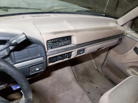 1993 Ford F-250 - The dash pad is also in good condition - I expect that stain on top to wash off. IF THE IMAGE IS TOO SMALL, click it. [url=https://www.supe…