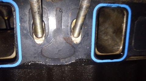 1996 Ford Bronco - egr passage on the cylinder heads blocked by the gasket. this side had no oil tho