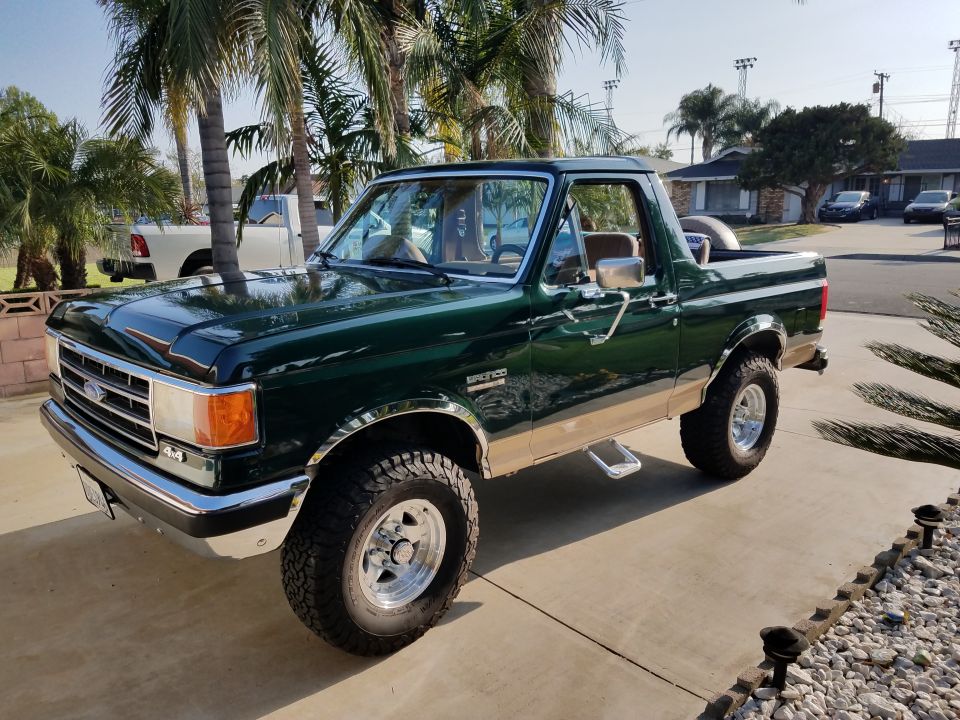 1990 Ford Bronco “Shadow”
