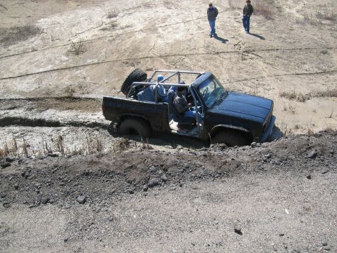 1978 Ford Bronco - Time to get pulled out.