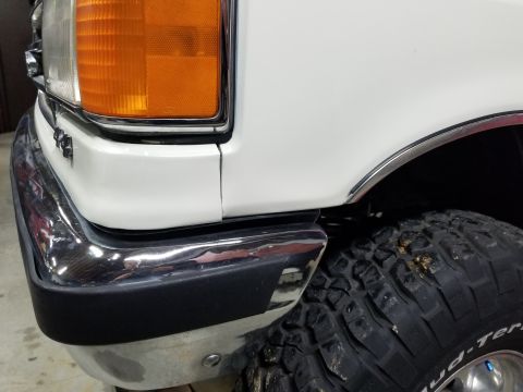 1989 Ford Bronco - LHF bumper trim is loose