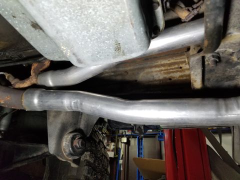 1989 Ford Bronco - The dual exhaust goes on both sides of the transmission crossmember, which will make for a LOT of extra work if either ever needs to come o…
