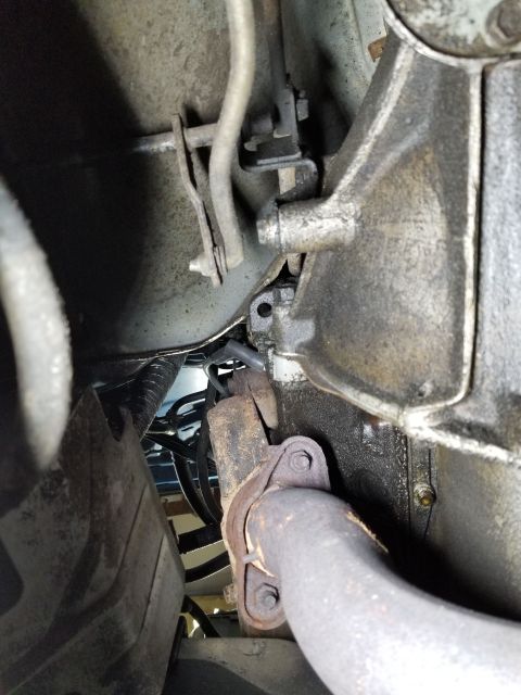 1989 Ford Bronco - The clean spot on the block (LHR corner) is from oil flowing out of the valve cover gaskets.