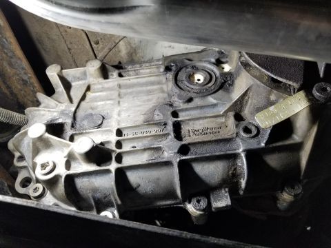 1989 Ford Bronco - The BW1356 has some slop, and the dirt-daubers moved into all its pockets.