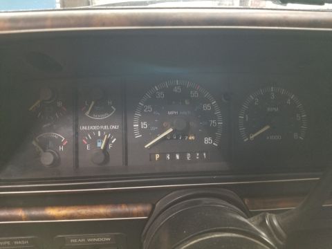 1989 Ford Bronco - I assume the truck has 210Kmi. [url=https://www.supermotors.net/registry/media/723858] https://www.supermotors.net/getfile/723858/thumbnail…