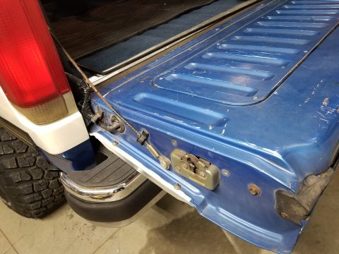 1989 Ford Bronco - Typically rusty t/g cables, and taped-up wiring.