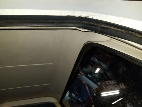 1989 Ford Bronco - The upper t/g glass run has the typical dry-rot cracks at the seams. https://www.amazon.com/dp/B01D1Q22XC