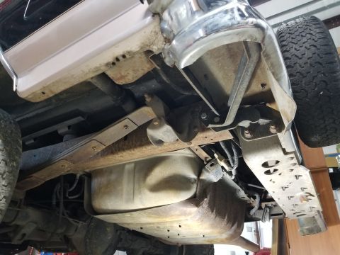1996 Ford Bronco - Bumper, skidplate & tank damage