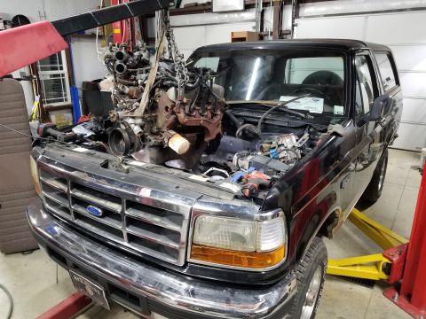 1996 Ford Bronco - Engine coming out