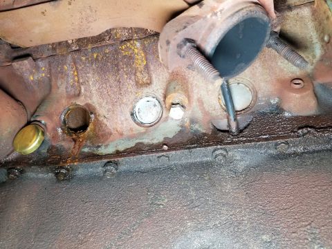 1996 Ford Bronco - LHS Some pan bolts are loose - nearly falling out