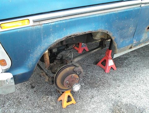 1978 Ford Bronco - spring cups are junk