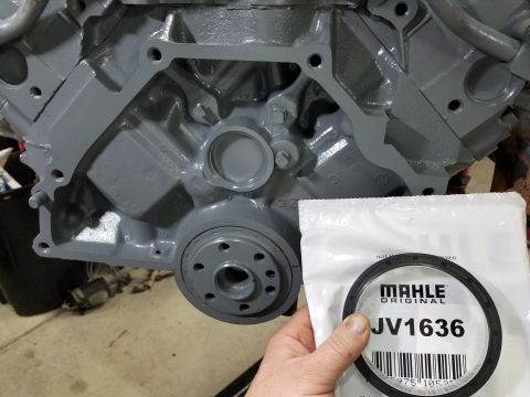 1989 Ford Bronco - After painting the back end of the block, I changed the rear main seal. [url=https://www.supermotors.net/registry/media/1157597] https://ww…