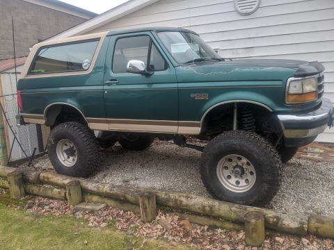1996 Ford Bronco photo
