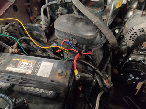 1996 Ford Bronco - 20200320 - FF Dynamics fan relay and controller mounted on the passenger fender well behind the battery.