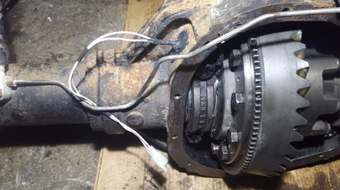 1996 Ford Bronco - i soldered on an extension for the locker and i drilled a small hole here in the housing for it. the housing was thinnest here and it shoul…
