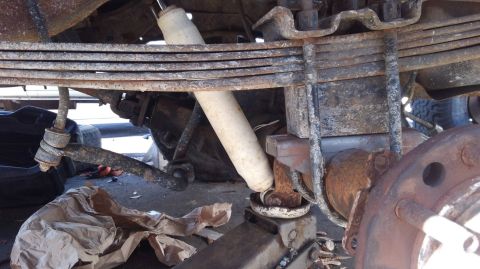 1996 Ford Bronco - kinda hard to see but i have the leaf perches set so the pinion is angled just right. the pinion is angled a tiny bit lower than perfect to…