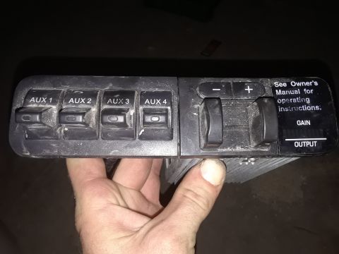 1994 Ford Bronco - This trailer brake controller has four auxiliary switches and controls for gain and output.