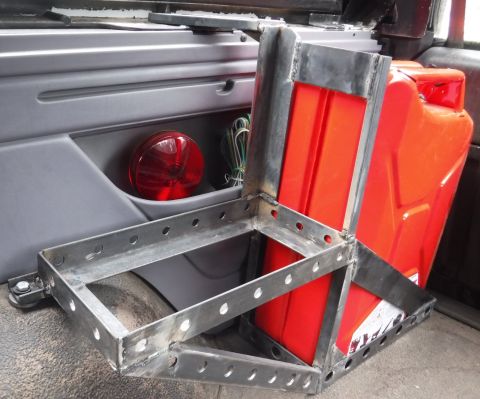 1992 Ford Bronco - Bed rail mount added for 3 anchor points.