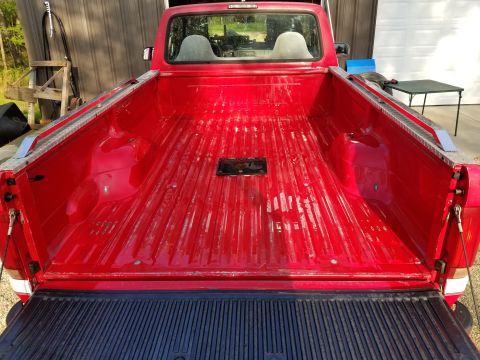 1997 Ford F-250 - To remove what I hope is the last of the previous owner's dirt, I pulled the tool box & bedliner. There was also a rat nest in the front co…