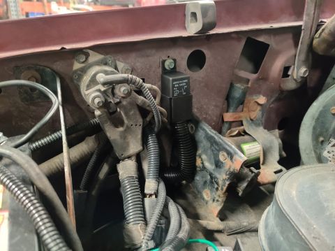 1996 Ford Bronco - 20200410 - Fuel Shutoff Solenoid wired up with an 80amp relay. Relay is located here on the passenger side.