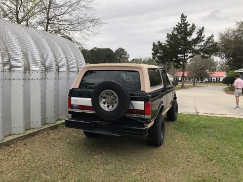 1989 Ford Bronco photo
