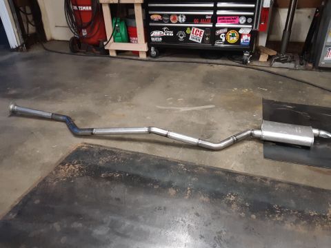 1985 Toyota Hilux - An exhaust system is shown, not a 1985 Toyota Hilux.