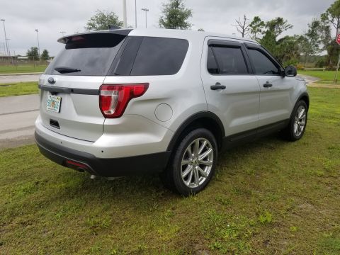 2017 Ford Explorer photo