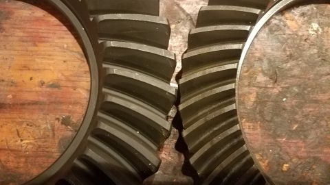 1985 Ford Bronco - Close-up of differential gears, indicating potential mechanical issues.