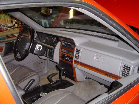 1993 Jeep Grand Cherokee - Dash with cd player