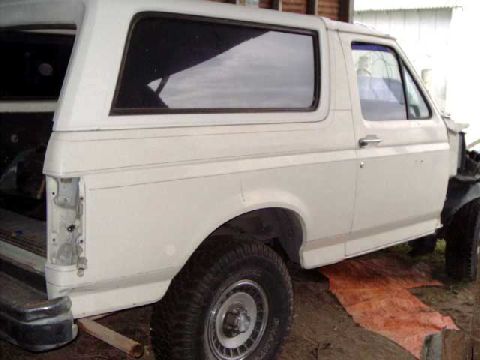 1988 Ford Bronco - rear quarter panel-passenger side