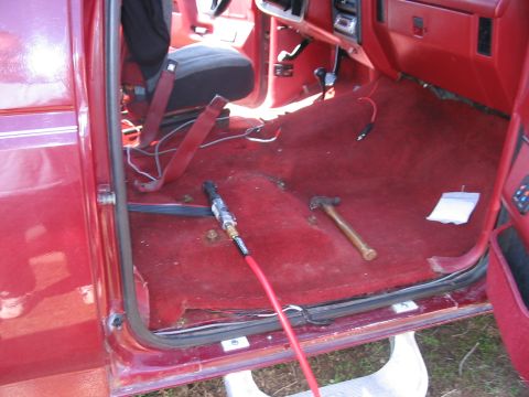 1989 Ford Bronco - Out comes the passenger side seat and console...look at all that room