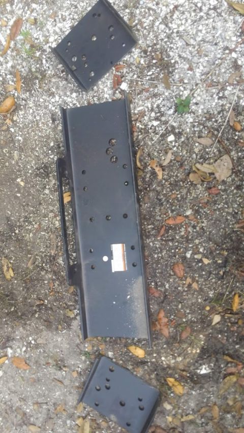 1988 Ford Bronco - this is a Badlands universal winch plate form Harbor Freight. i cut about 6 inches from each side so it will fit in my brushguard