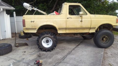 1988 Ford Bronco - got the axle swapped in along with the dually paddy tires. i did have to have the rear driveshaft shortened and rebuilt swapping from the D…