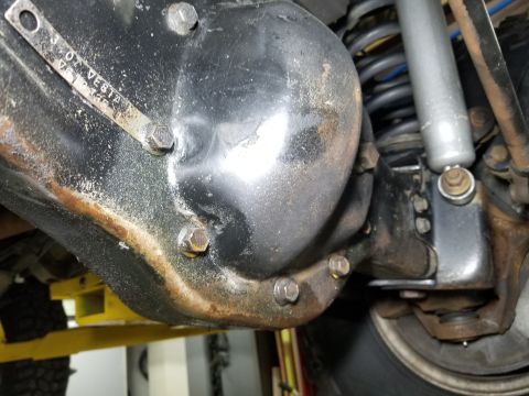 1989 Ford Bronco - The front diff is seeping a little gear oil. IF THE IMAGE IS TOO SMALL, click it. Note that the tag indicates the truck originally had 3.07…